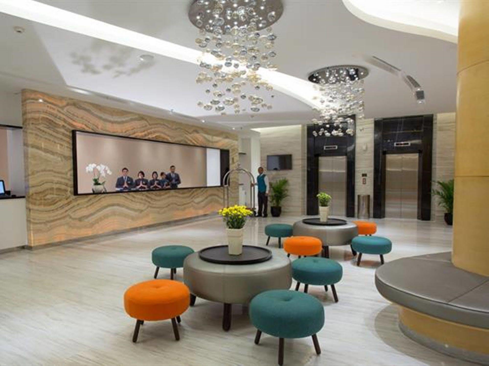 Hotel Ciputra Cibubur Managed By Swiss-Belhotel International Eksteriør bilde