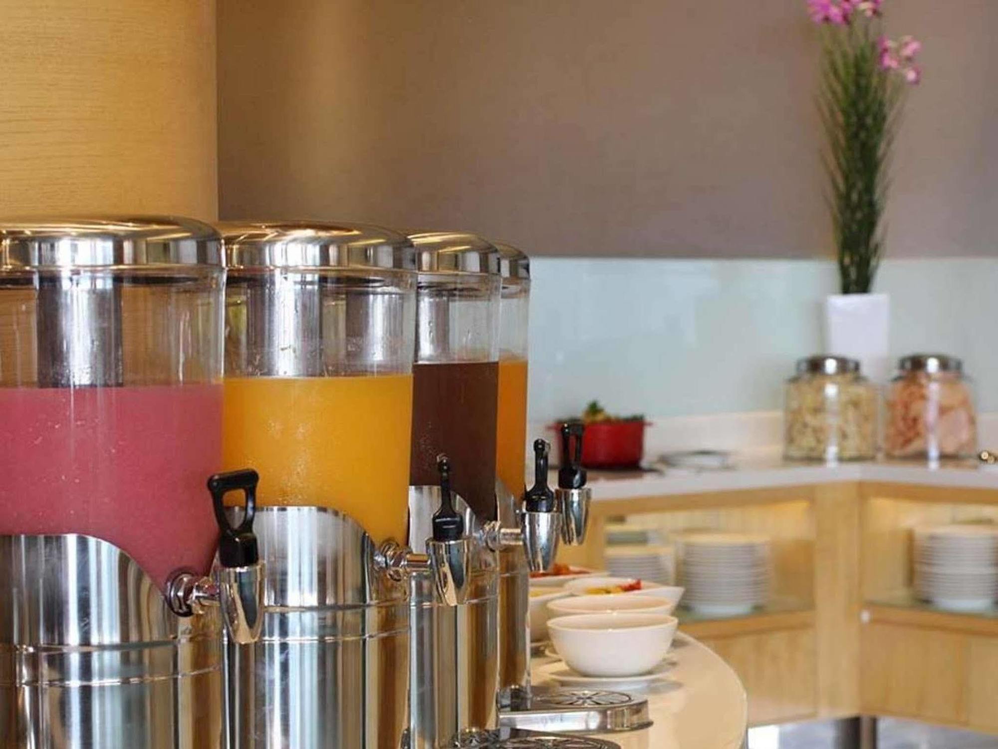 Hotel Ciputra Cibubur Managed By Swiss-Belhotel International Eksteriør bilde